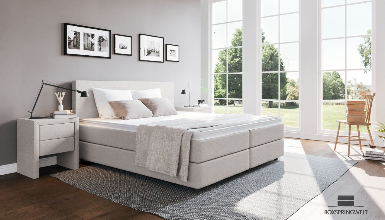 In Board Hellgrau; Kopfteil mit 10cm Überstand pro Seite; 12cm hohe Füße in Buche Natur